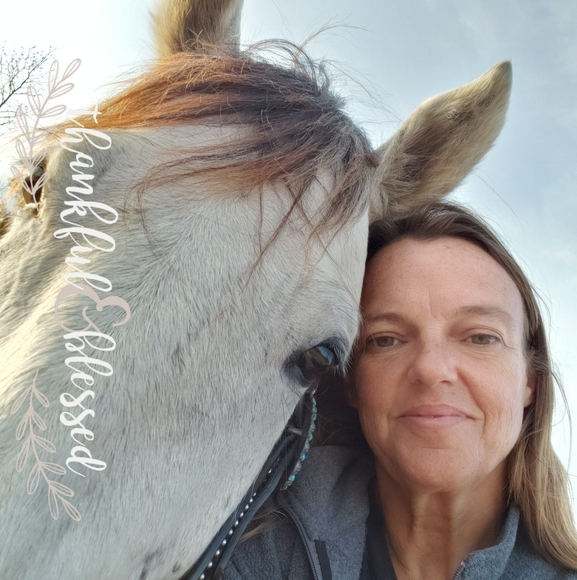 Meet your Posher, Dana - Picture 1 of 1